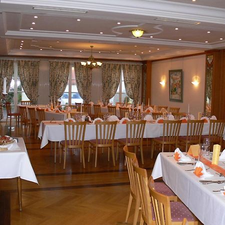 Hotel-Restaurant Roter Ochsen Lauchheim Exterior foto