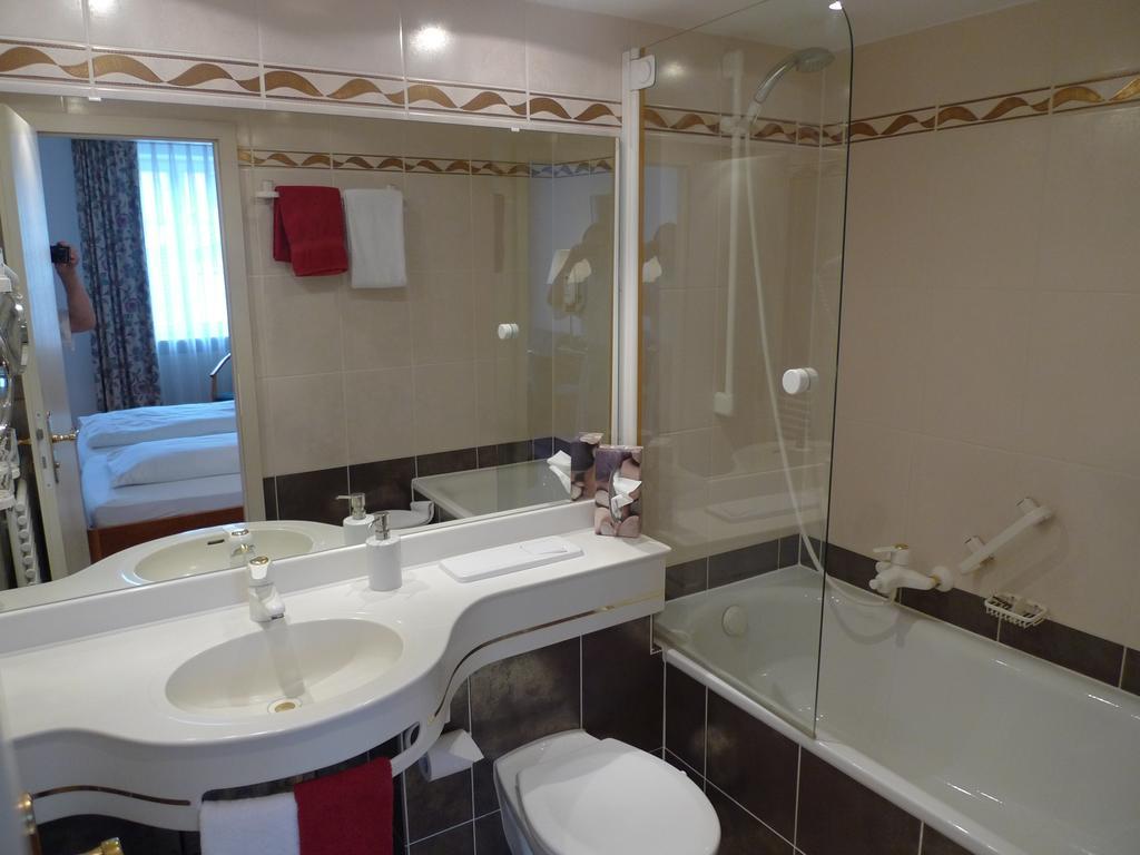 Hotel-Restaurant Roter Ochsen Lauchheim Cameră foto
