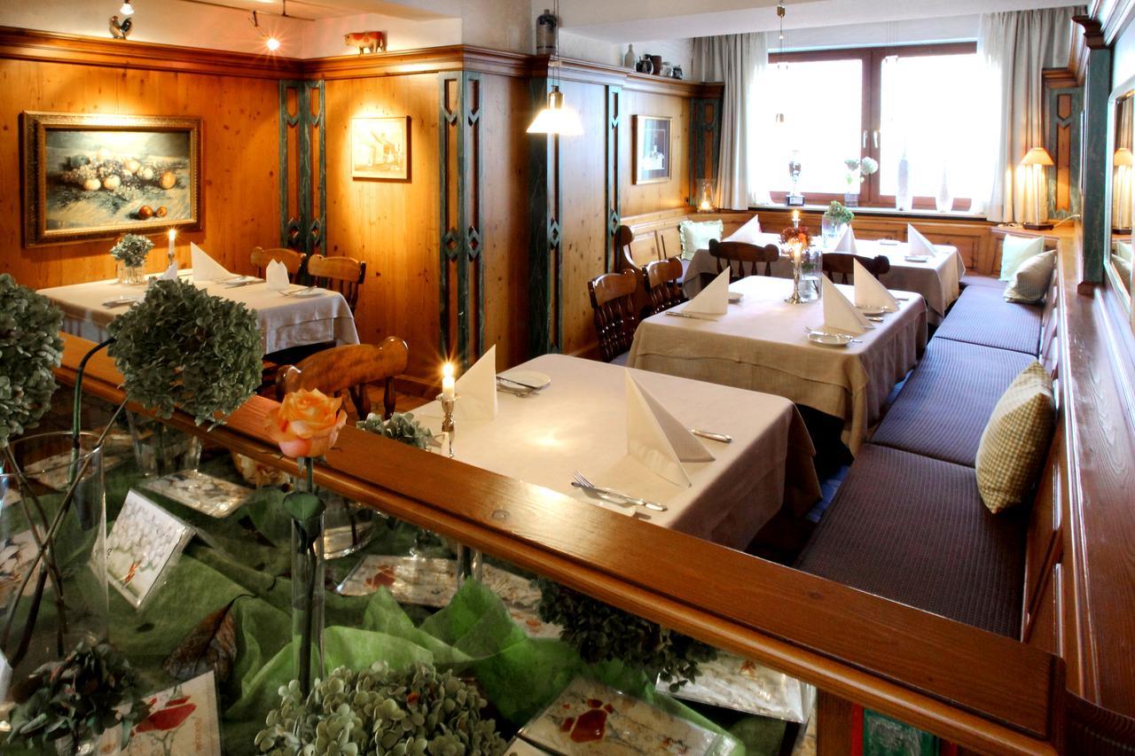 Hotel-Restaurant Roter Ochsen Lauchheim Exterior foto