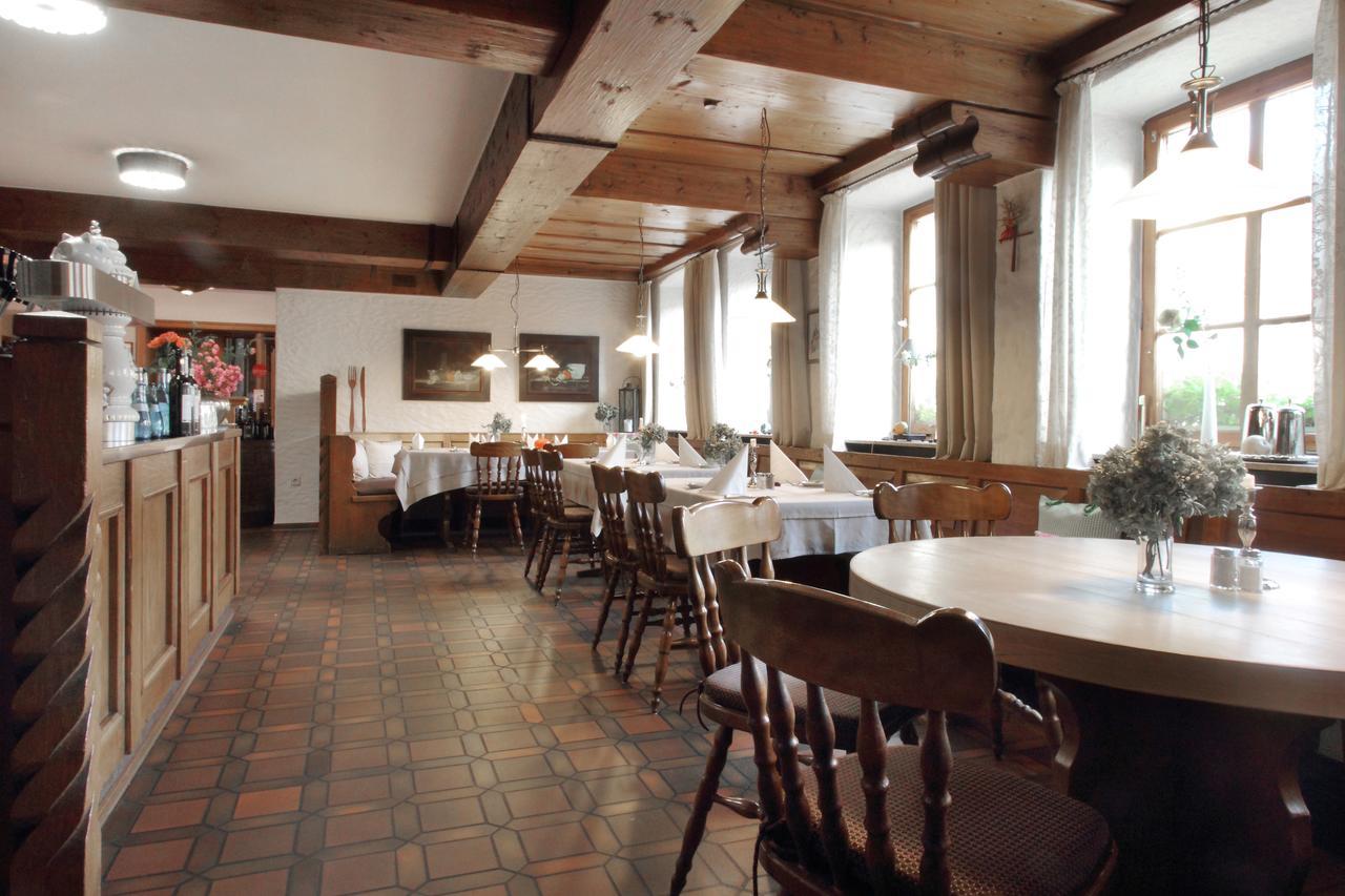 Hotel-Restaurant Roter Ochsen Lauchheim Exterior foto
